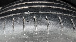 Used 2018 Maruti Suzuki Baleno [2015-2019] Zeta Petrol Petrol Manual tyres RIGHT REAR TYRE TREAD VIEW