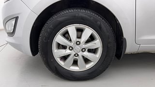 Used 2012 Hyundai i20 [2012-2014] Sportz 1.2 Petrol Manual tyres LEFT FRONT TYRE RIM VIEW