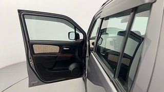 Used 2018 Maruti Suzuki Wagon R 1.0 [2010-2019] VXi Petrol Manual interior LEFT FRONT DOOR OPEN VIEW