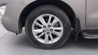 Used 2020 Toyota Innova Crysta [2016-2020] 2.4 GX AT 7 STR Diesel Automatic tyres LEFT FRONT TYRE RIM VIEW