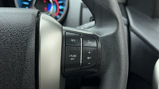 Used 2018 Mahindra XUV500 [2018-2021] W7 AT Diesel Automatic top_features Cruise control