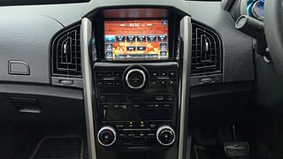 Used 2018 Mahindra XUV500 [2018-2021] W7 AT Diesel Automatic interior MUSIC SYSTEM & AC CONTROL VIEW