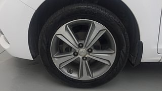 Used 2018 Hyundai Verna [2017-2020] 1.6 VTVT SX CNG (Outside Fitted) Petrol+cng Manual tyres LEFT FRONT TYRE RIM VIEW