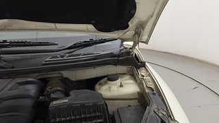 Used 2018 Mahindra XUV500 [2018-2021] W7 AT Diesel Automatic engine ENGINE LEFT SIDE HINGE & APRON VIEW
