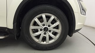 Used 2018 Mahindra XUV500 [2018-2021] W7 AT Diesel Automatic tyres RIGHT FRONT TYRE RIM VIEW
