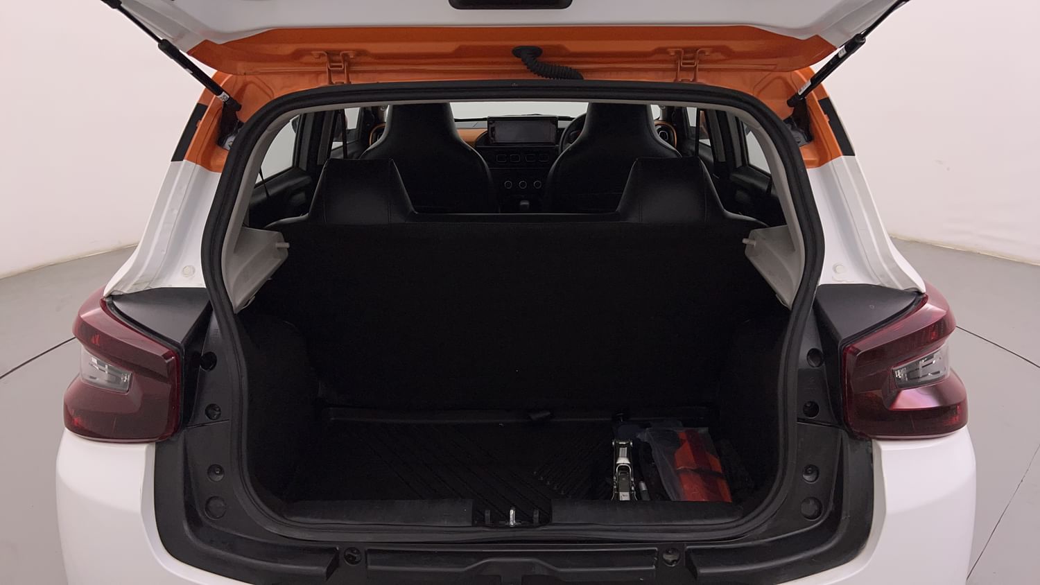 New Citroen C3 interior DICKY INSIDE VIEW