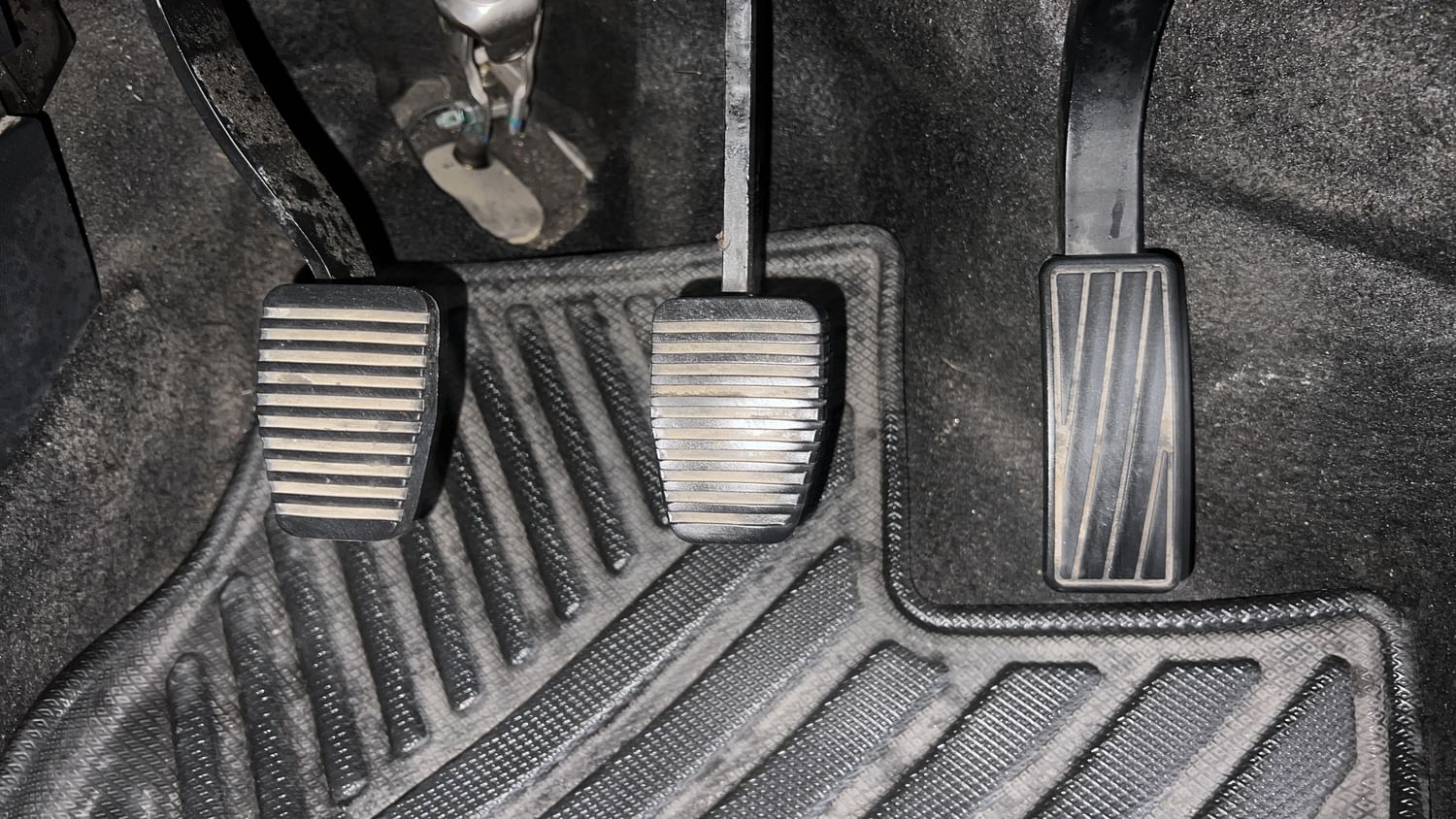 New Citroen C3 interior PEDALS VIEW