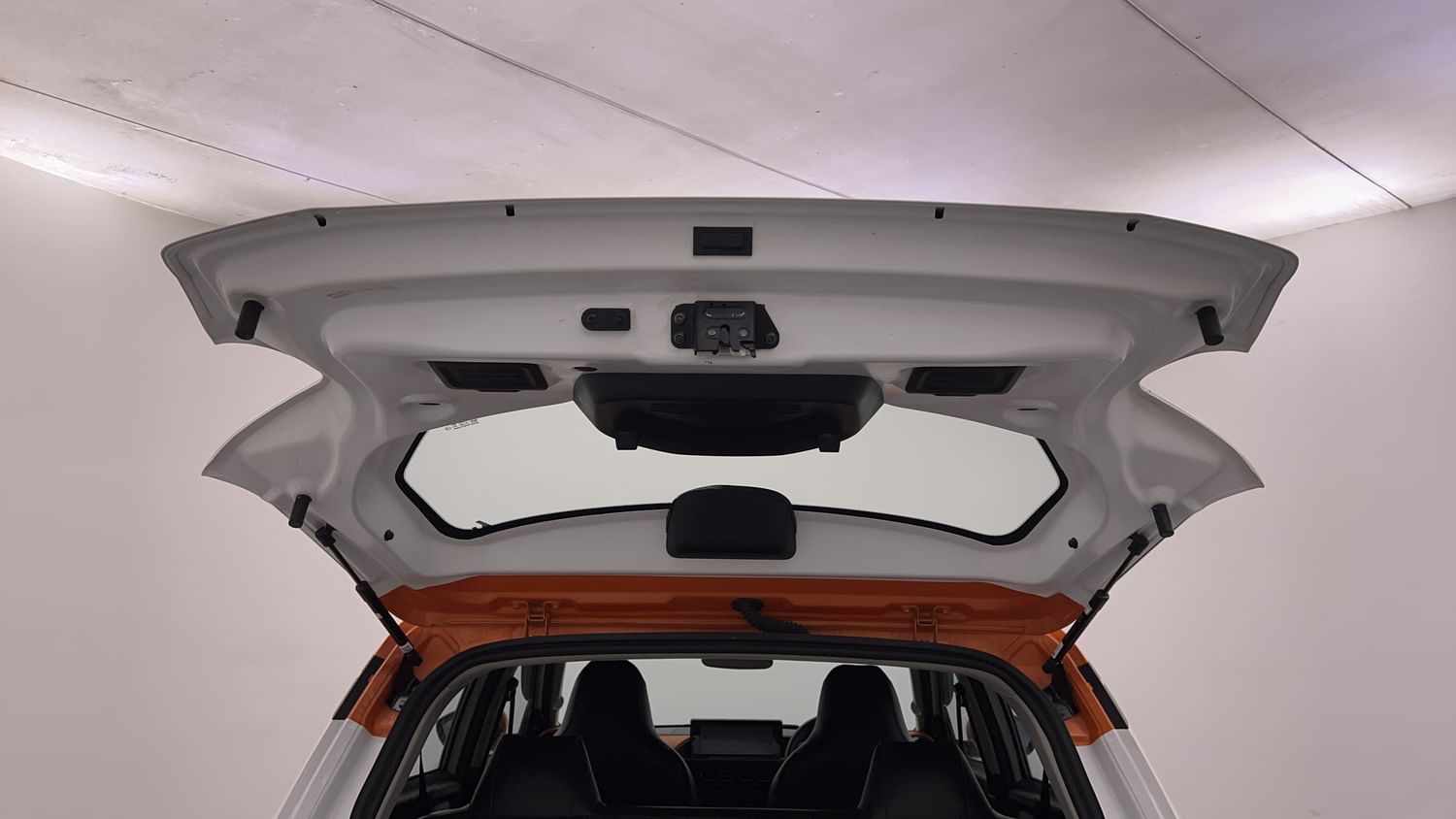 New Citroen C3 interior DICKY DOOR OPEN VIEW