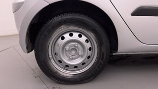 Used 2014 Hyundai i10 magna 1.1 Petrol Manual tyres RIGHT REAR TYRE RIM VIEW