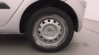 Used 2014 Hyundai i10 magna 1.1 Petrol Manual tyres LEFT REAR TYRE RIM VIEW