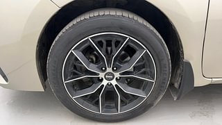 Used 2017 Toyota Corolla Altis [2017-2020] VL CVT Petrol Petrol Automatic tyres LEFT FRONT TYRE RIM VIEW