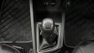 Used 2017 Hyundai Elite i20 [2014-2018] Sportz 1.2 Petrol Manual interior GEAR  KNOB VIEW