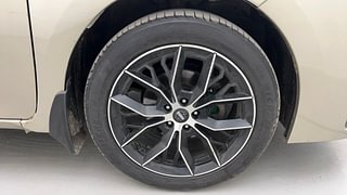 Used 2017 Toyota Corolla Altis [2017-2020] VL CVT Petrol Petrol Automatic tyres RIGHT FRONT TYRE RIM VIEW