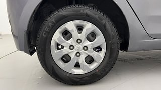 Used 2017 Hyundai Elite i20 [2014-2018] Sportz 1.2 Petrol Manual tyres RIGHT REAR TYRE RIM VIEW