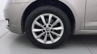 Used 2015 Skoda Octavia [2013-2017] Ambition 2.0 TDI AT Diesel Automatic tyres LEFT FRONT TYRE RIM VIEW