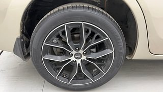 Used 2017 Toyota Corolla Altis [2017-2020] VL CVT Petrol Petrol Automatic tyres RIGHT REAR TYRE RIM VIEW