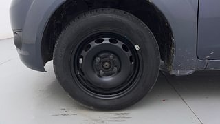 Used 2011 Ford Figo [2010-2015] Duratorq Diesel EXI 1.4 Diesel Manual tyres LEFT FRONT TYRE RIM VIEW