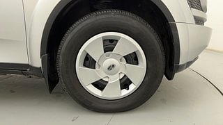 Used 2015 Mahindra XUV500 [2011-2015] W6 Diesel Manual tyres RIGHT FRONT TYRE RIM VIEW