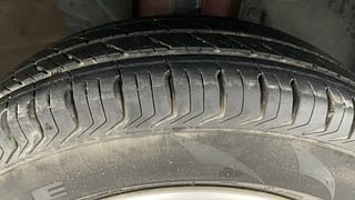 Used 2016 Renault Kwid [2017-2019] RXT 0.8 SCE Special Petrol Manual tyres RIGHT FRONT TYRE TREAD VIEW