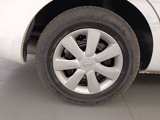 Used 2015 Nissan Sunny [2014-2020] XL Petrol Manual tyres RIGHT REAR TYRE RIM VIEW