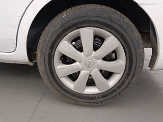 Used 2015 Nissan Sunny [2014-2020] XL Petrol Manual tyres LEFT REAR TYRE RIM VIEW