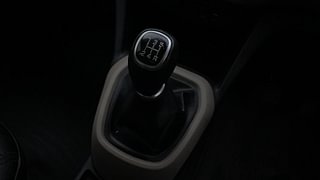 Used 2018 Hyundai Grand i10 [2017-2020] Sportz (O) 1.2 kappa VTVT Petrol Manual interior GEAR  KNOB VIEW