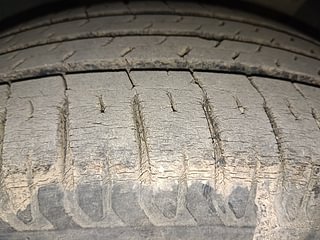 Used 2015 Nissan Sunny [2014-2020] XL Petrol Manual tyres RIGHT FRONT TYRE TREAD VIEW