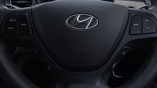Used 2018 Hyundai Grand i10 [2017-2020] Sportz (O) 1.2 kappa VTVT Petrol Manual top_features Airbags