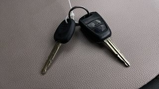 Used 2018 Hyundai Grand i10 [2017-2020] Sportz (O) 1.2 kappa VTVT Petrol Manual extra CAR KEY VIEW