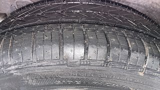 Used 2018 Hyundai Grand i10 [2017-2020] Sportz (O) 1.2 kappa VTVT Petrol Manual tyres RIGHT REAR TYRE TREAD VIEW