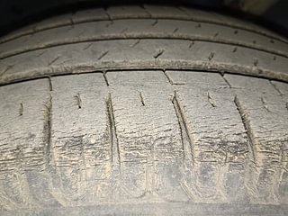 Used 2015 Nissan Sunny [2014-2020] XL Petrol Manual tyres LEFT FRONT TYRE TREAD VIEW