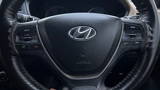 Used 2015 Hyundai Elite i20 [2014-2018] Sportz 1.2 Petrol Manual top_features Steering mounted controls