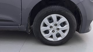 Used 2015 Hyundai Elite i20 [2014-2018] Sportz 1.2 Petrol Manual tyres RIGHT FRONT TYRE RIM VIEW