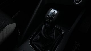 Used 2024 nissan Magnite SV Kuro Edition 1.0 Petrol AMT Petrol Automatic interior GEAR  KNOB VIEW