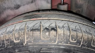 Used 2012 Maruti Suzuki Swift [2011-2017] VXi Petrol Manual tyres LEFT REAR TYRE TREAD VIEW