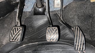 Used 2015 Maruti Suzuki Wagon R 1.0 [2013-2019] LXi CNG Petrol+cng Manual interior PEDALS VIEW