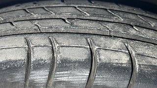 Used 2016 Hyundai i10 [2010-2016] Magna Petrol Petrol Manual tyres RIGHT FRONT TYRE TREAD VIEW