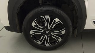 Used 2022 Renault Kiger RXT (O) MT Petrol Manual tyres LEFT FRONT TYRE RIM VIEW