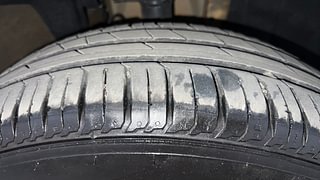 Used 2022 Renault Triber RXZ AMT Dual Tone Petrol Automatic tyres RIGHT FRONT TYRE TREAD VIEW