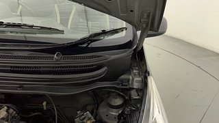 Used 2016 Hyundai Eon [2011-2018] Sportz Petrol Manual engine ENGINE LEFT SIDE HINGE & APRON VIEW