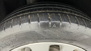 Used 2018 Maruti Suzuki Baleno [2015-2019] Zeta AT Petrol Petrol Automatic tyres RIGHT REAR TYRE TREAD VIEW