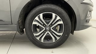 Used 2022 Tata Tiago Revotron XZ Plus CNG Petrol+cng Manual tyres RIGHT FRONT TYRE RIM VIEW