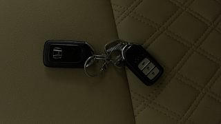 Used 2019 Honda City [2017-2020] VX Petrol Manual extra CAR KEY VIEW