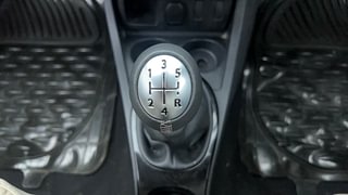 Used 2014 Renault Duster [2012-2015] RxL Petrol Petrol Manual interior GEAR  KNOB VIEW