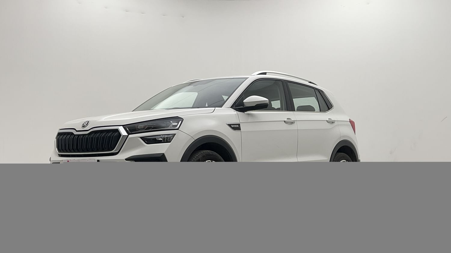 LEFT FRONT CORNER VIEW