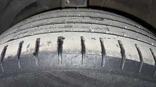 Used 2018 Maruti Suzuki Baleno [2015-2019] Zeta AT Petrol Petrol Automatic tyres LEFT FRONT TYRE TREAD VIEW