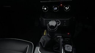 Used 2023 Renault Kiger RXZ 1.0 Turbo MT Petrol Manual interior GEAR  KNOB VIEW