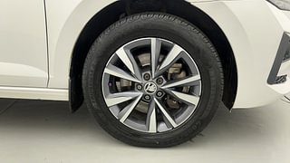Used 2022 Skoda Slavia Style 1.5L TSI AT Petrol Automatic tyres RIGHT FRONT TYRE RIM VIEW