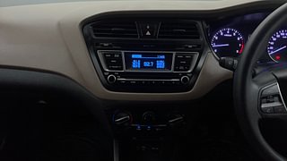 Used 2017 Hyundai Elite i20 [2014-2018] Sportz 1.2 Petrol Manual interior MUSIC SYSTEM & AC CONTROL VIEW