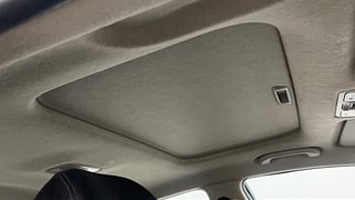 Used 2017 Hyundai Verna [2017-2020] 1.6 CRDI SX (O) Diesel Manual top_features Sunroof